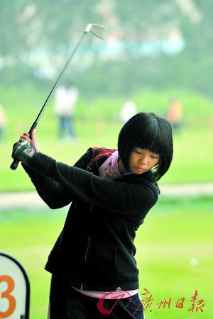 广东一初中设高尔夫球课 学员大多是富二代