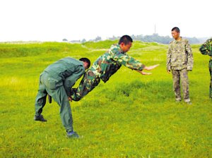 男孩被送学校锻炼意志两天死亡 身上伤痕累累