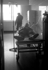 男老师操场上刺死妻子 曾获优秀青年教师称号